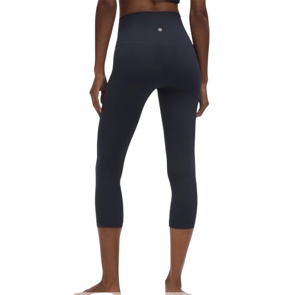 Women’s Lululemon Align Crop leggings Capris Size S - Picture 1 of 3